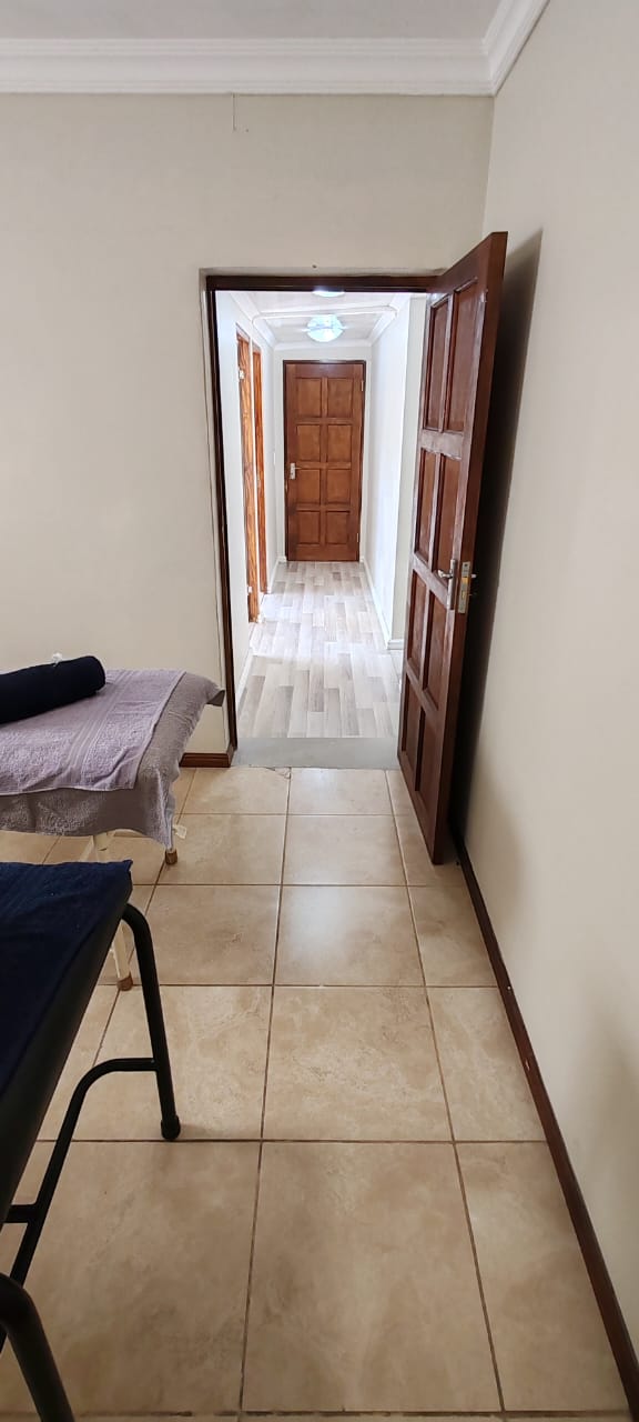 To Let 2 Bedroom Property for Rent in Zeekoevlei Western Cape